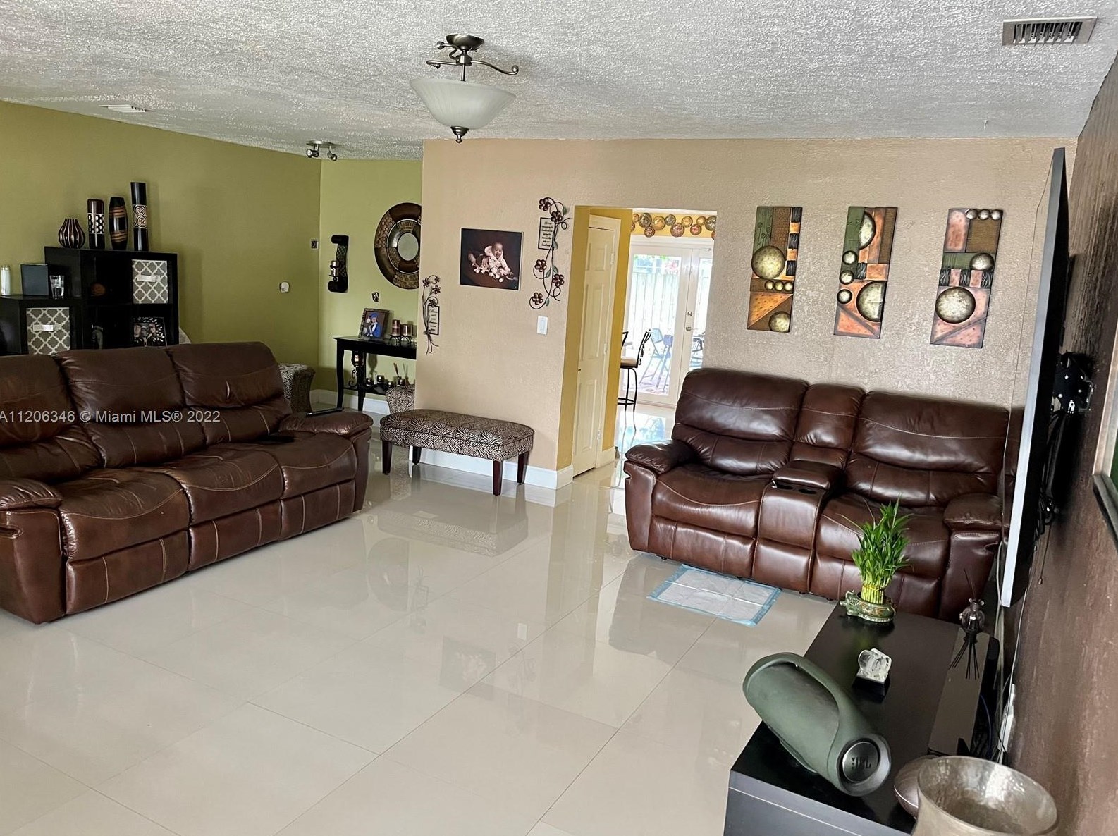 10461 150th Ter, Miami, FL 33176-7769
