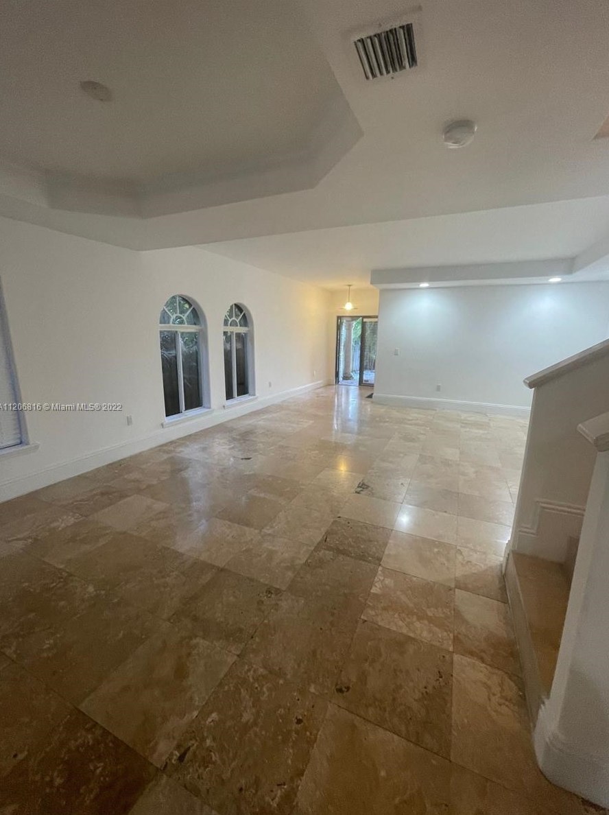 2566 Trapp Ave, Miami, FL 33133-3839