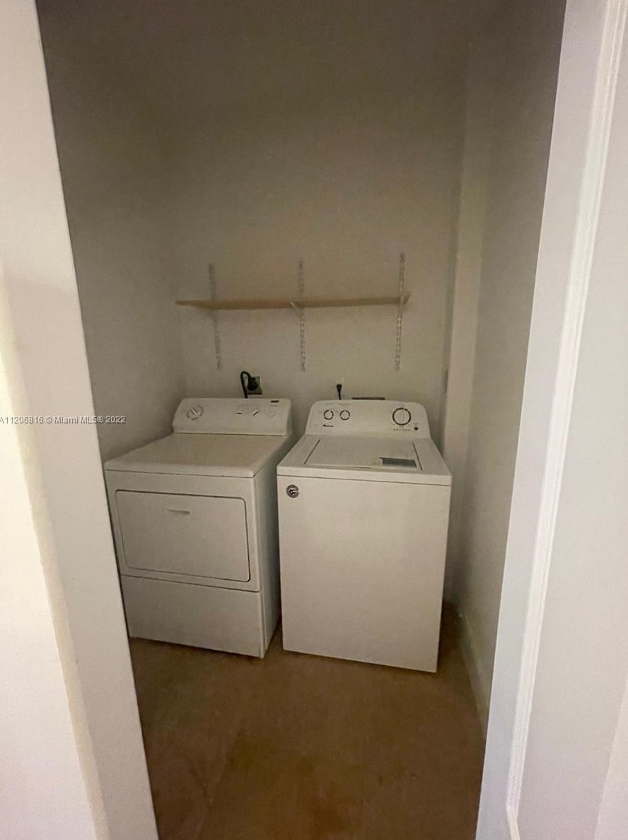 2566 Trapp Ave, Miami FL 33133-3839 exterior