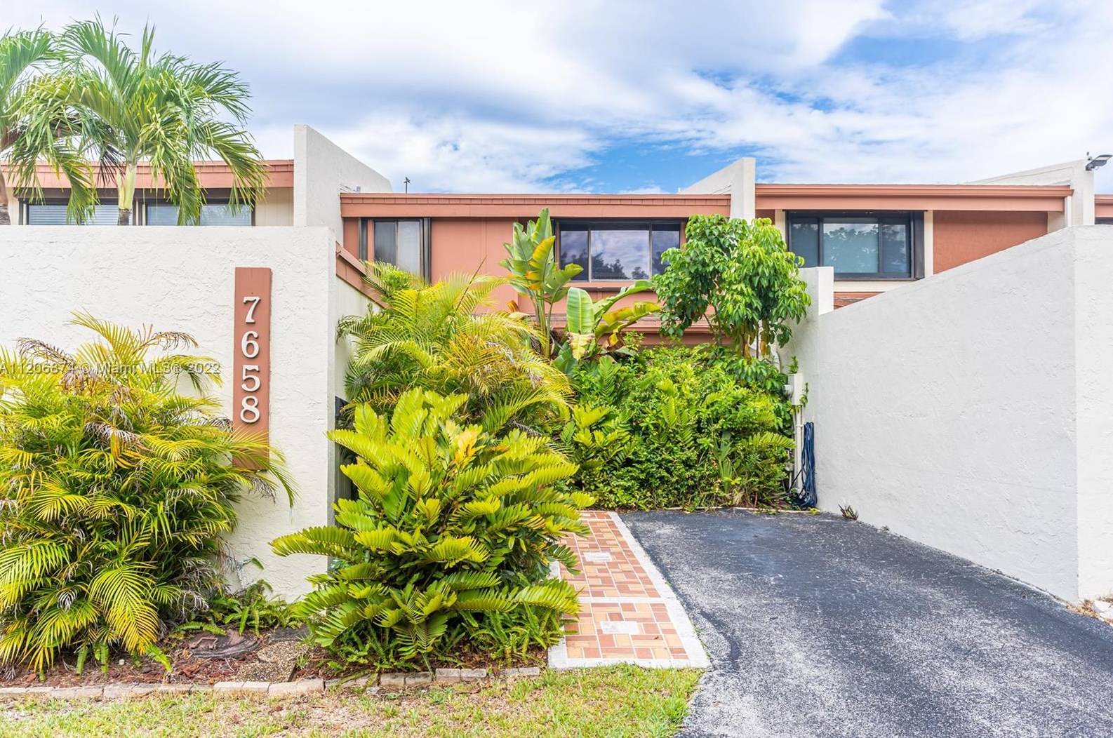 7658 105th Pl, Miami, FL 33173-2931