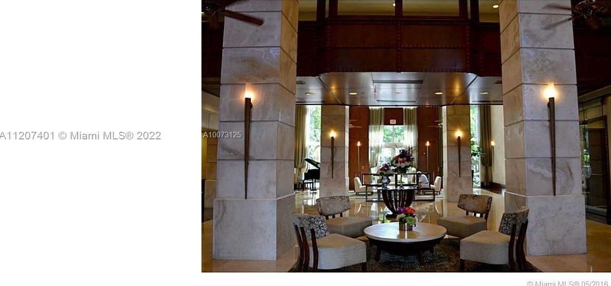 19501 W Country Club Dr #1811, Miami, FL 33180