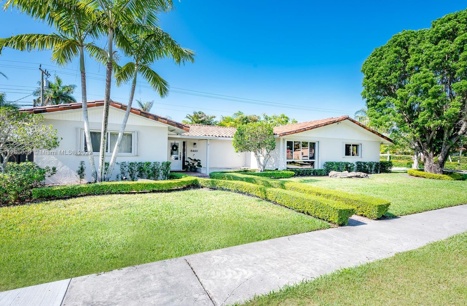 8460 87th Ter, Miami, FL 33143-6948