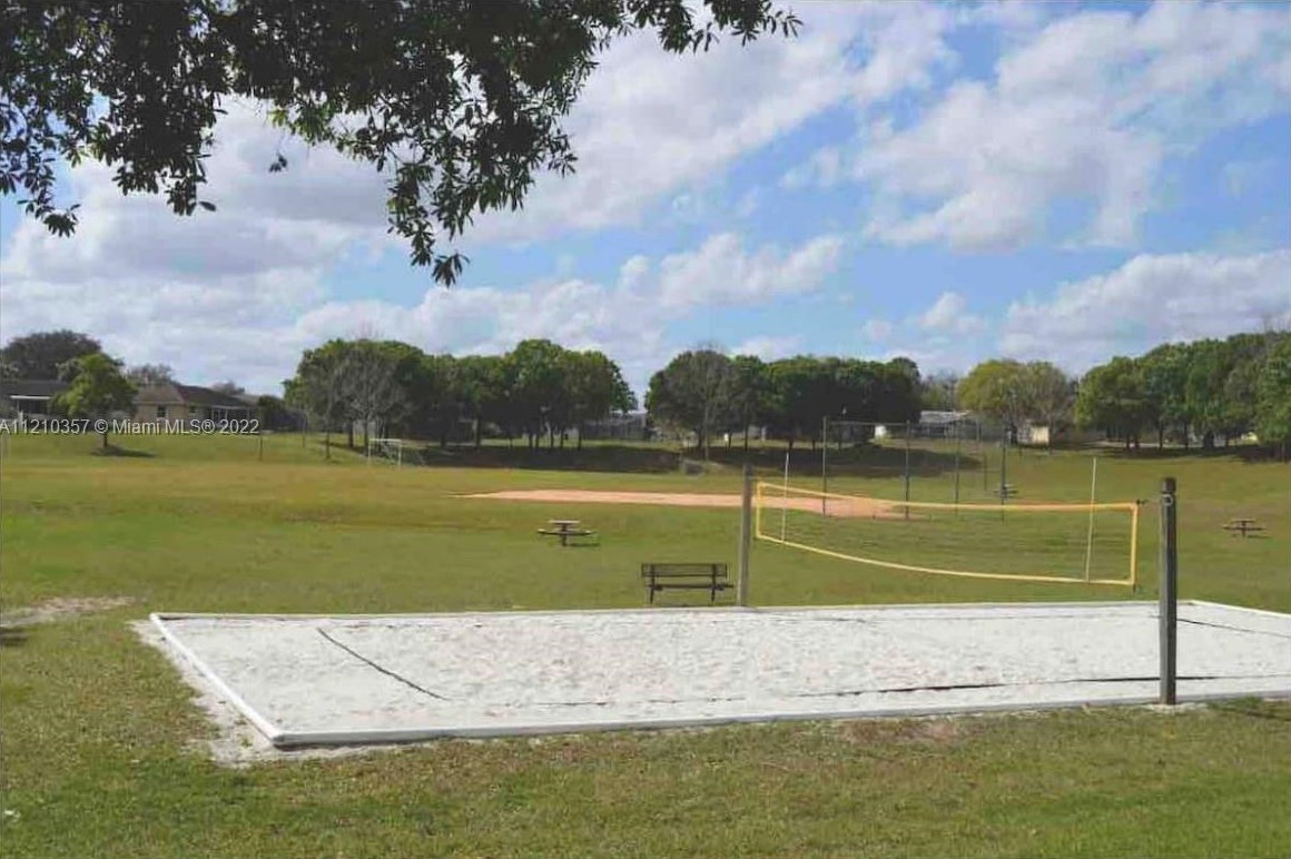 1110 Indian Rdg Trl, Kissimmee FL 34747-1928 exterior