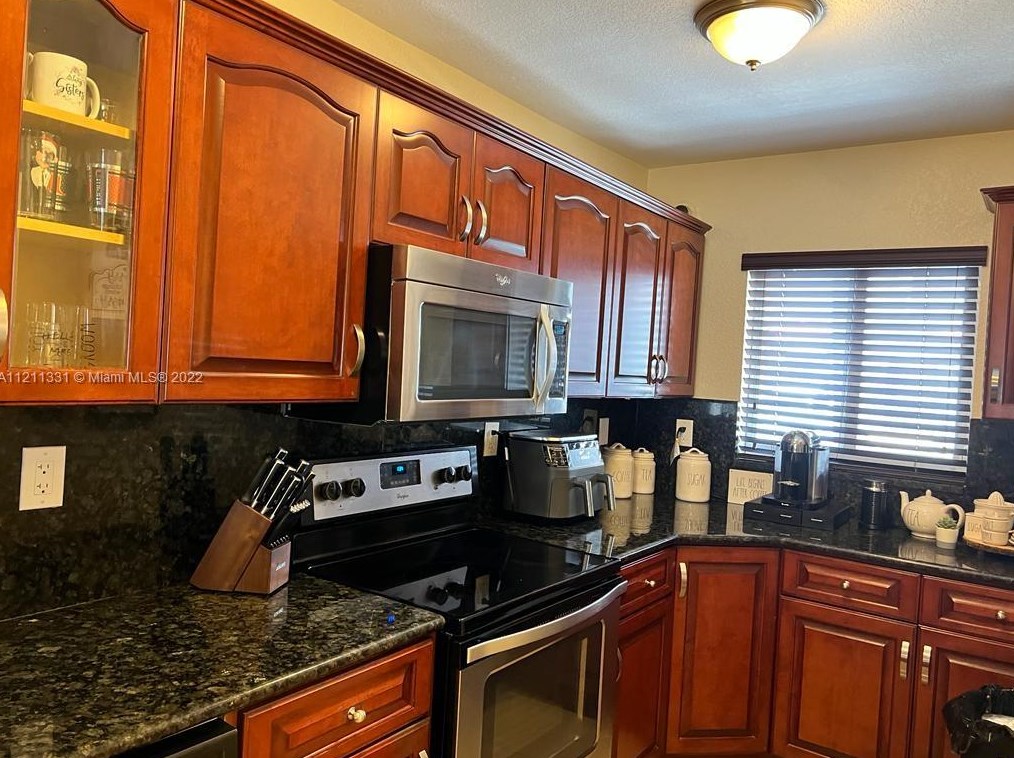 2860 W 80th St #103-8, Hialeah, FL 33018