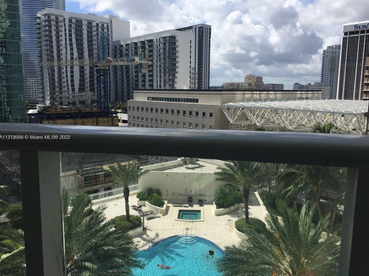 300 Biscayne Blvd, Miami FL 33131-5308 exterior