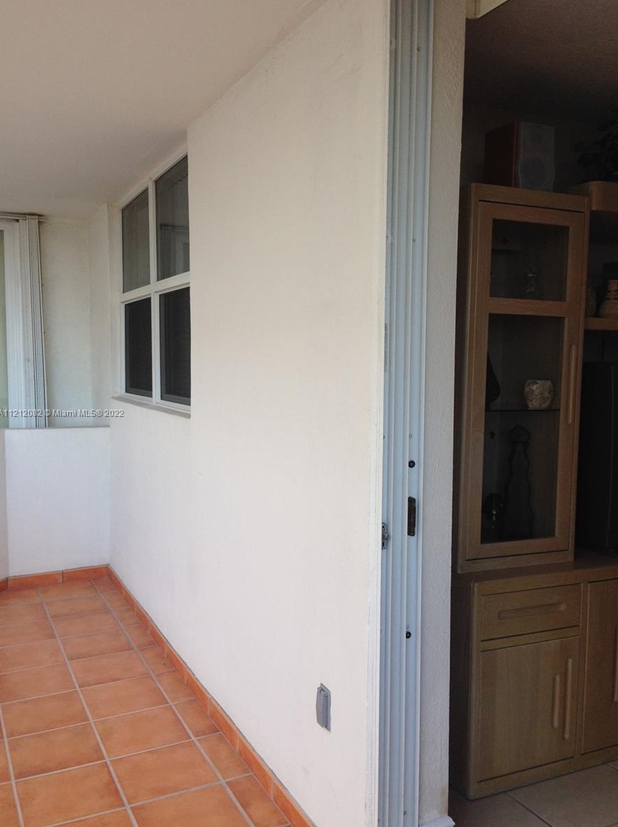 401 Ocean Dr, Miami FL  33139-6613 exterior