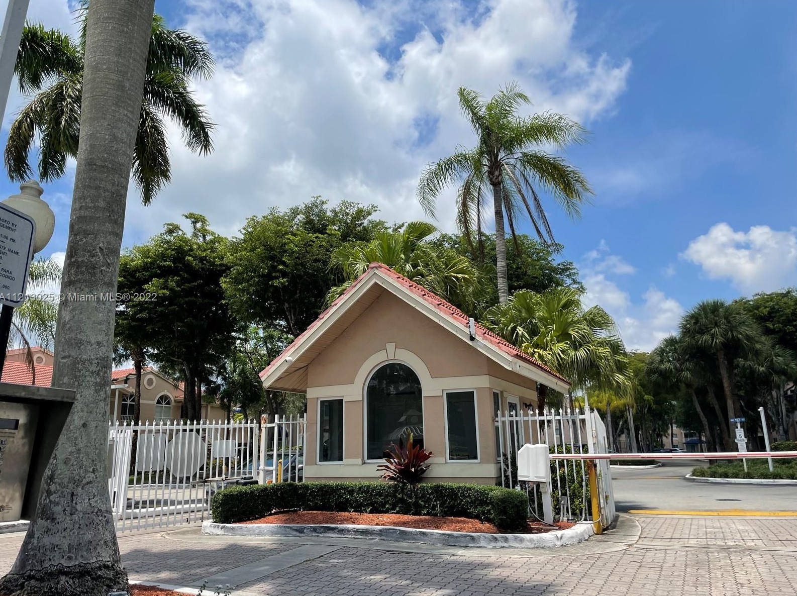 10420 158th Ct, Miami FL 33196-4553 exterior