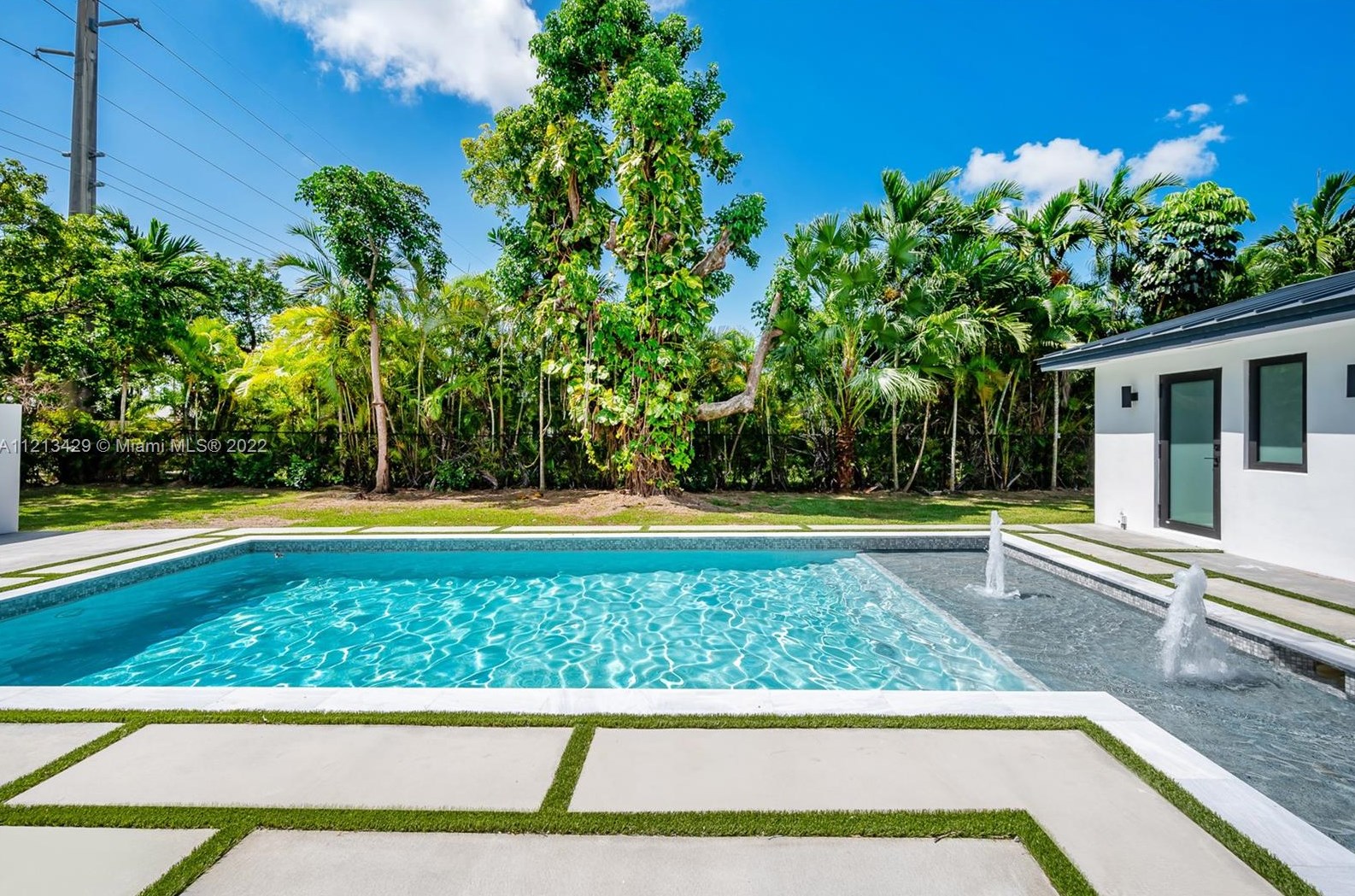 8700 175th St, Miami FL  33157-5839 exterior