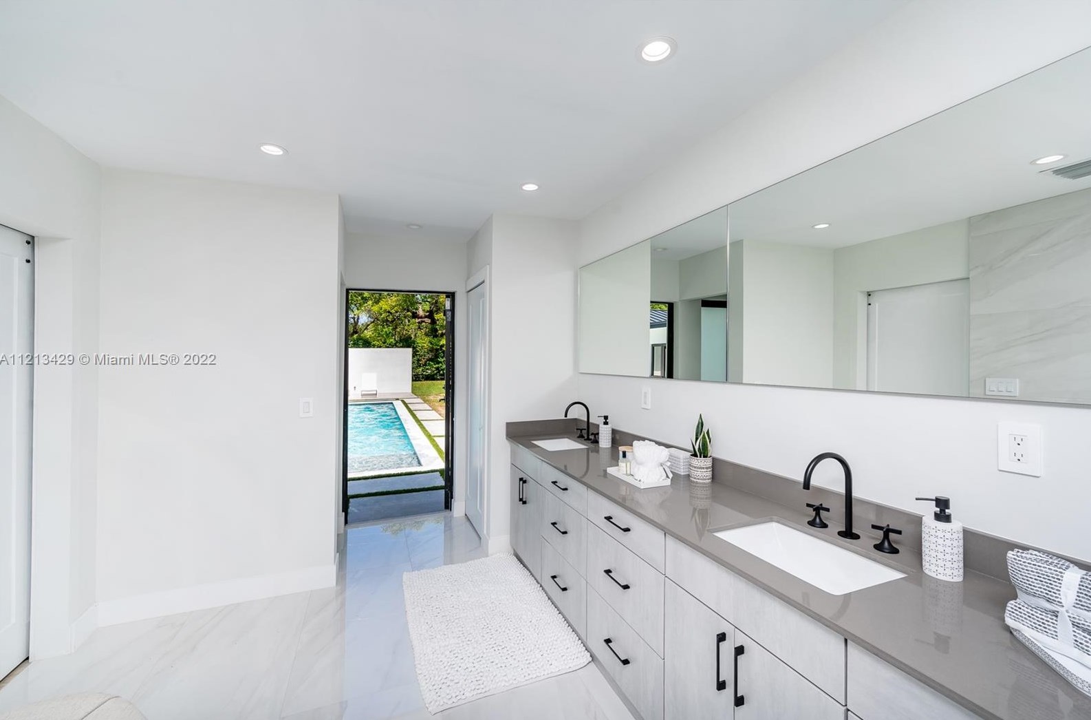 8700 175th St, Miami FL  33157-5839 exterior