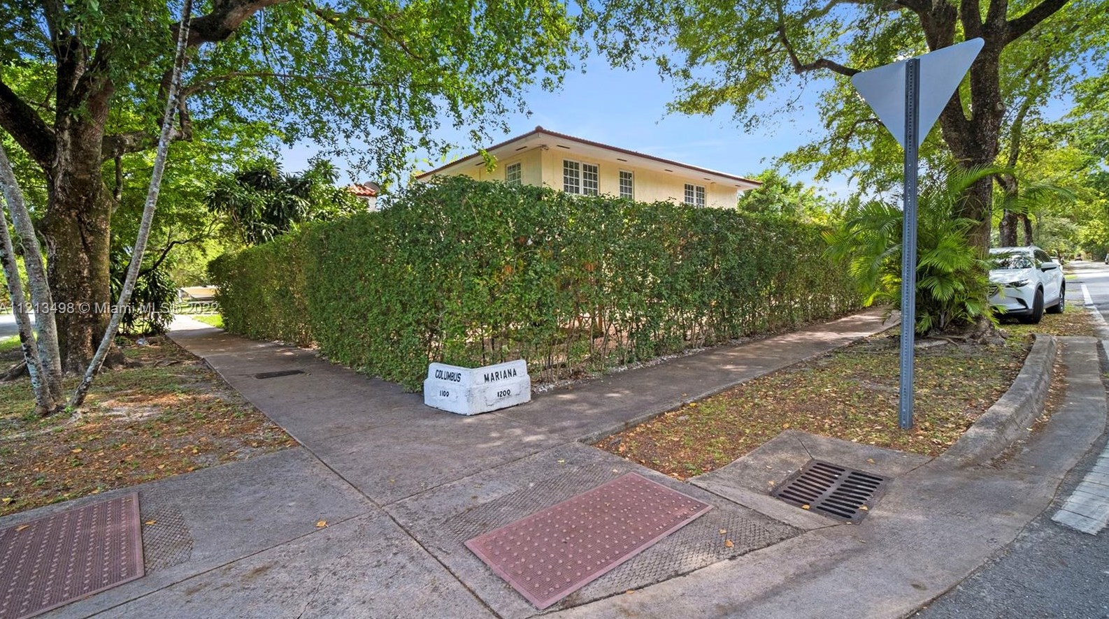 1102 Columbus Blvd, Miami, FL 33134-2312