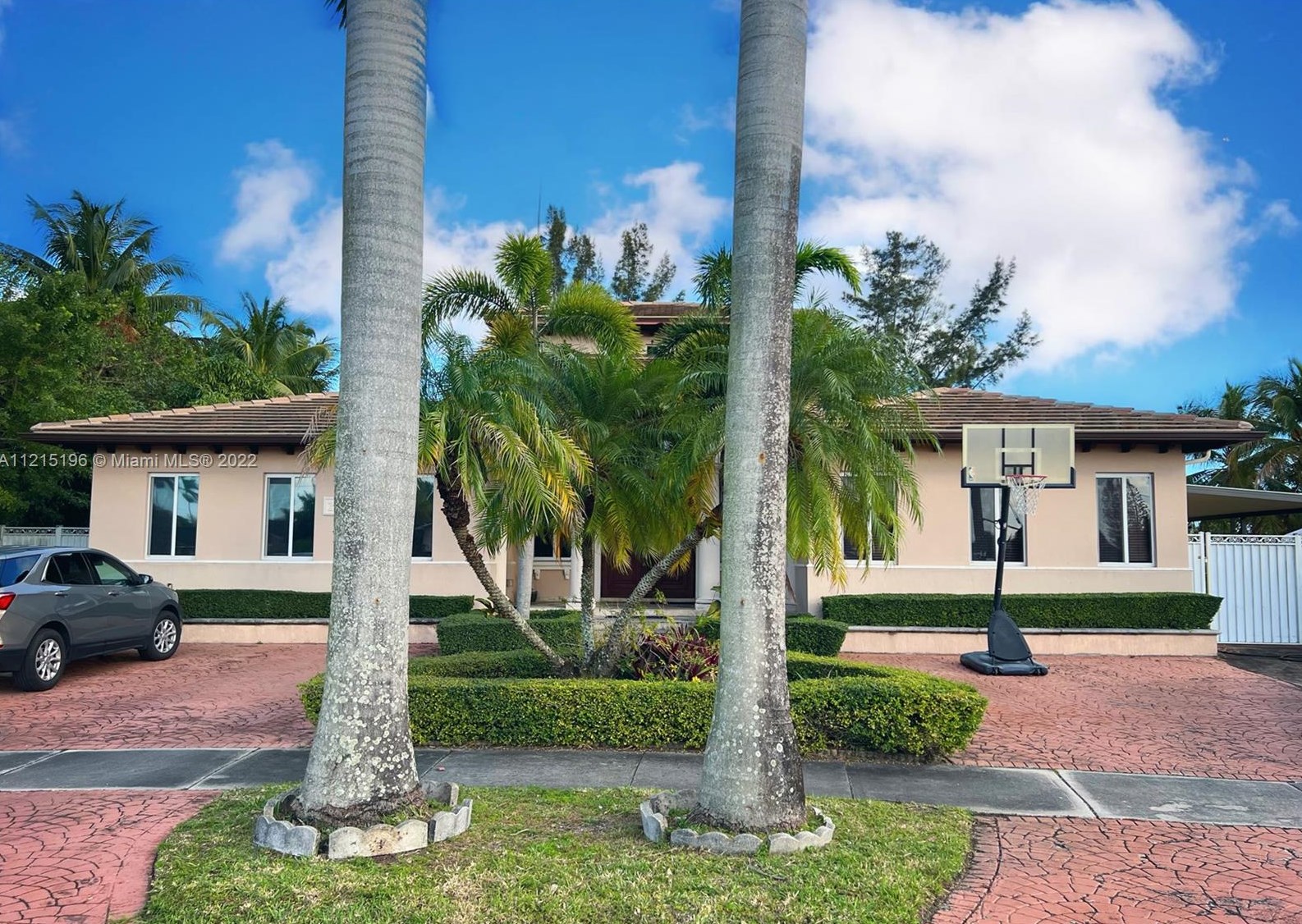 1901 99th Ct, Miami, FL 33165-7556