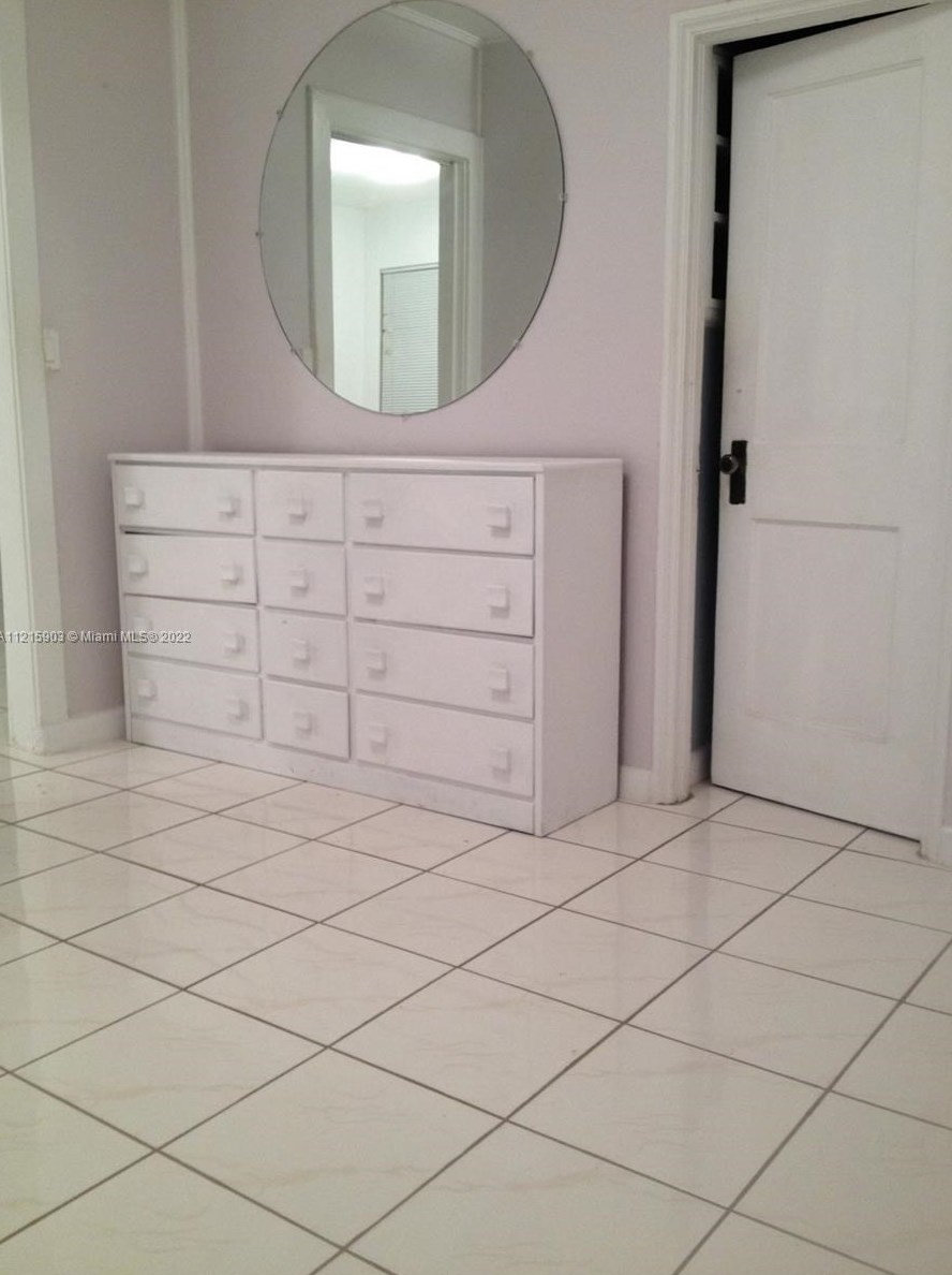 2430 25 Ter, Miami FL 33133-2007 exterior