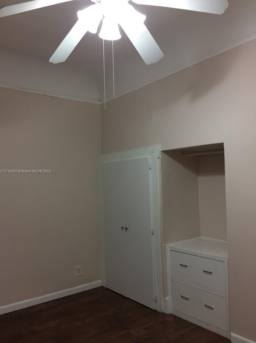 2430 25 Ter, Miami FL 33133-2007 exterior