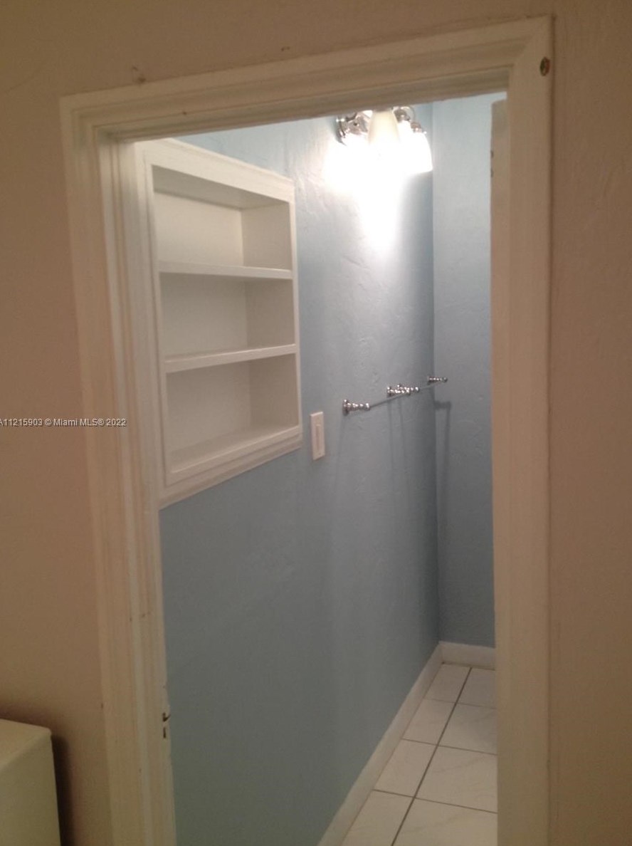 2430 25 Ter, Miami FL 33133-2007 exterior