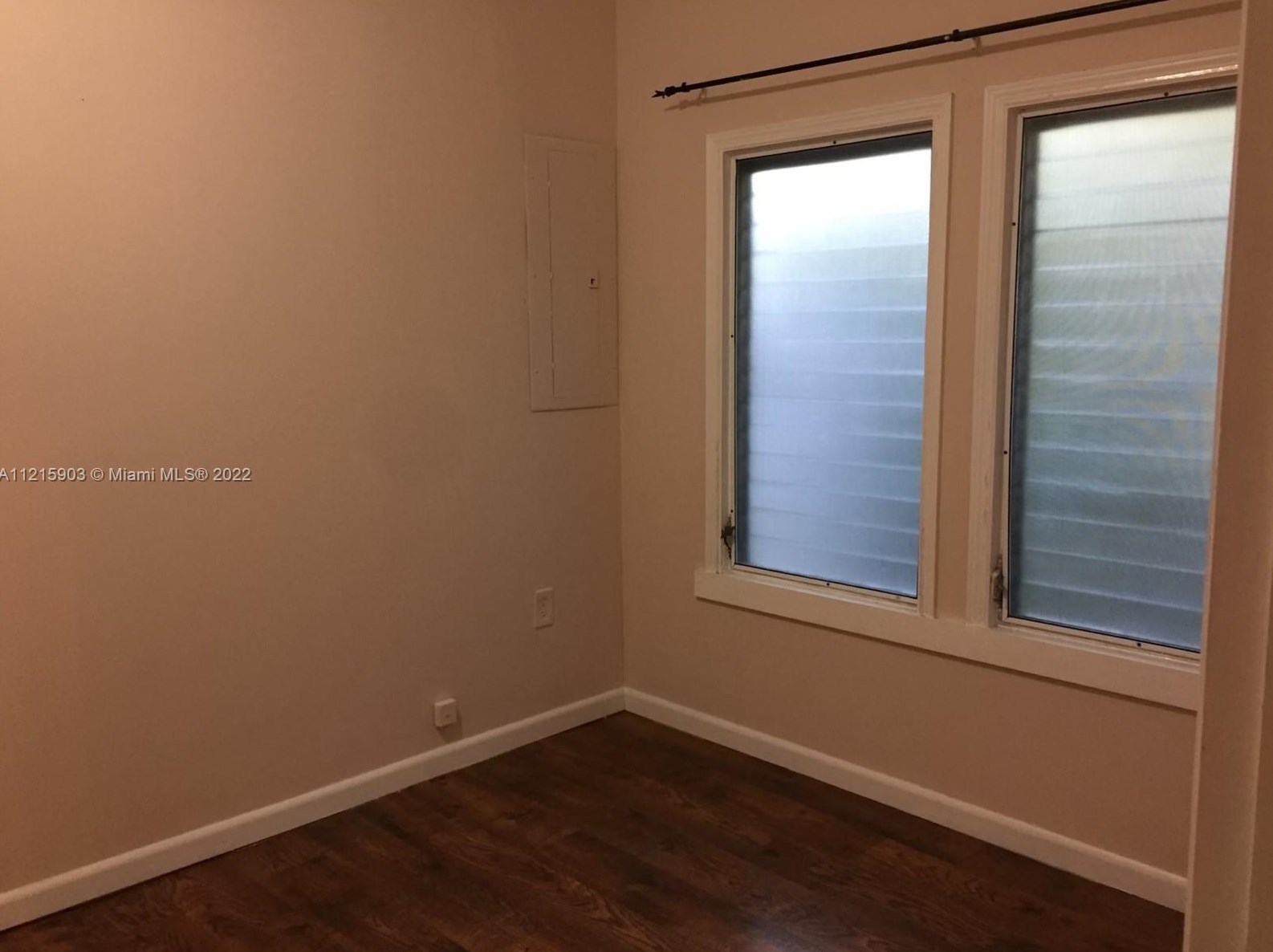 2430 25 Ter, Miami FL 33133-2007 exterior