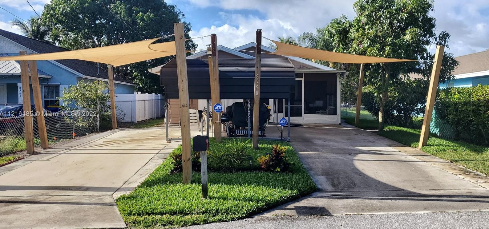 8558 Fern St, Hobe Sound, FL 33455-7118