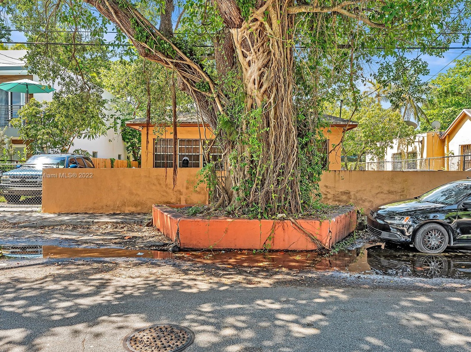 3628 Thomas Ave, Miami FL  33133-5710 exterior