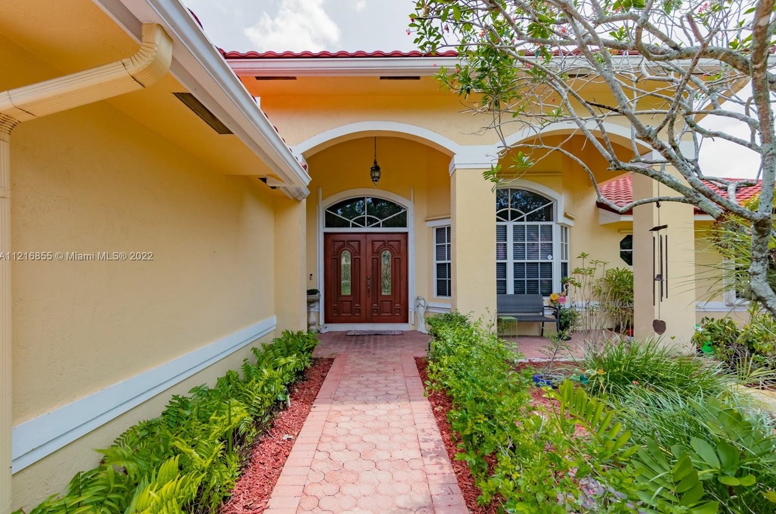 19330 5th St, Hollywood, FL 33029-3245