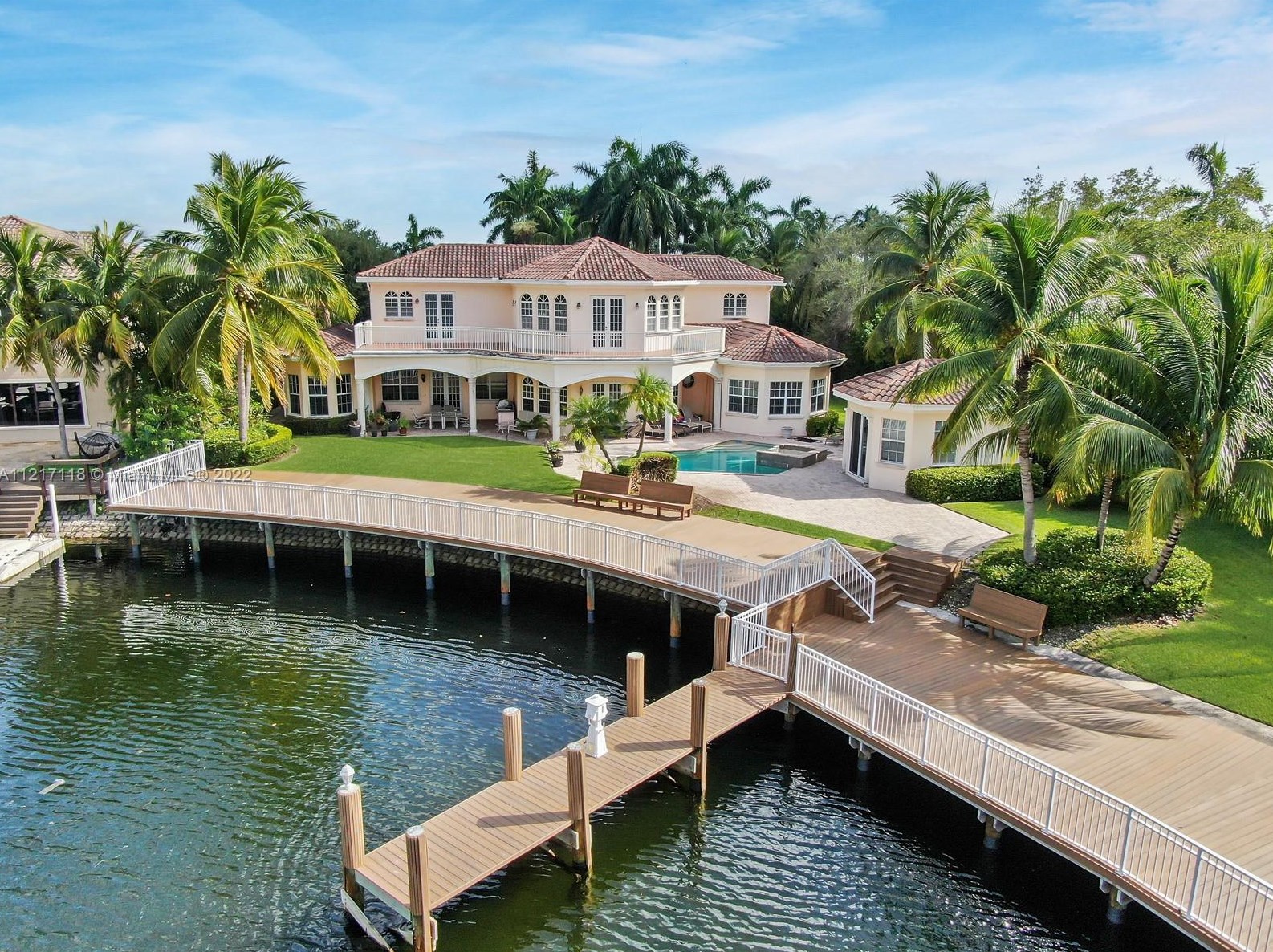 1290 Harbor Ct, Hollywood, FL 33019-5030