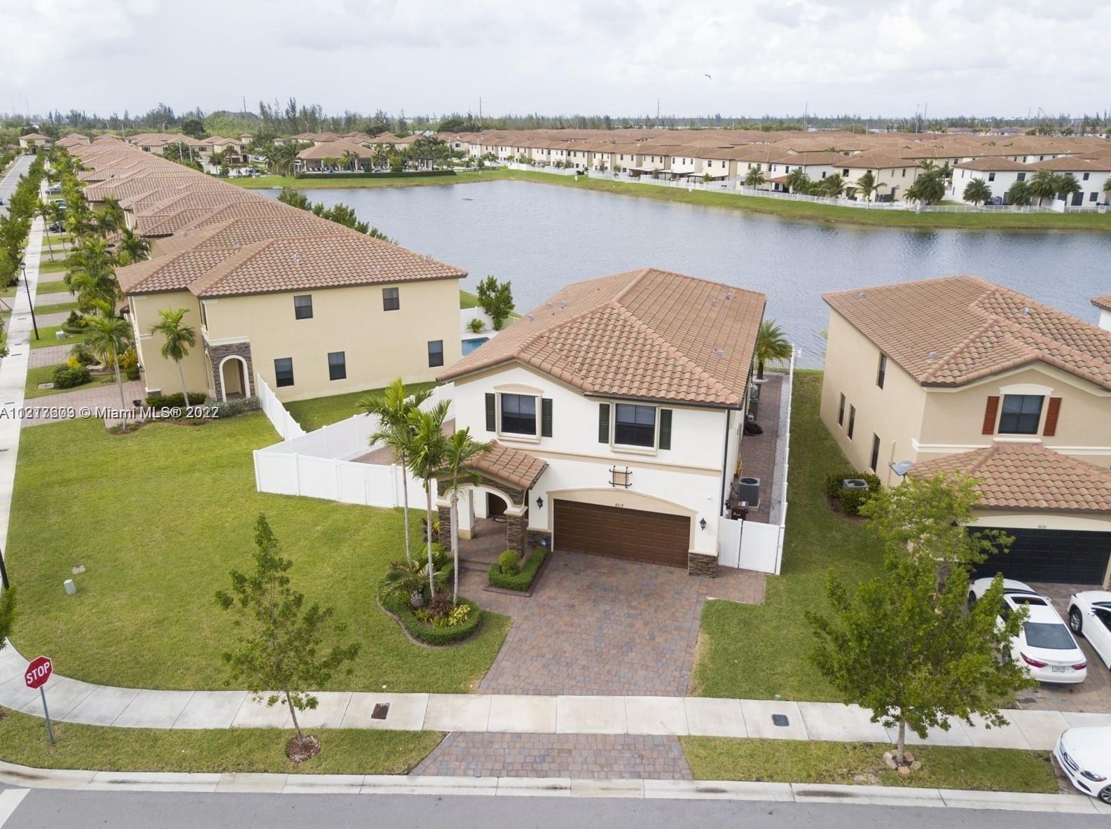 8618 W 33rd Ave, Hialeah, FL 33018