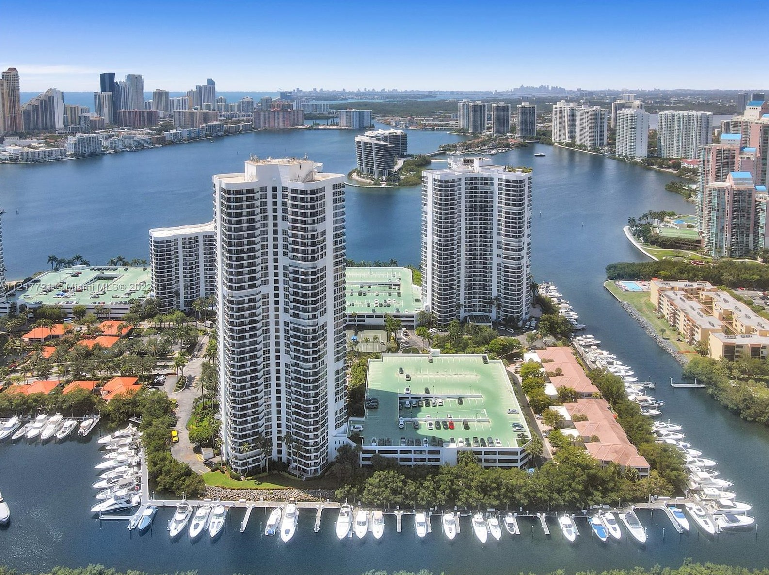3500 Mystic Pointe Dr #1103, Miami, FL 33180