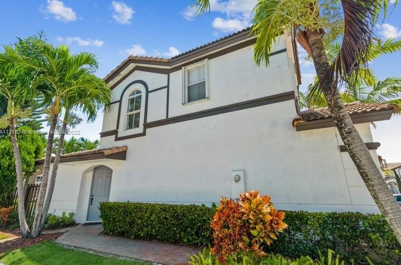 11497 78th Ter, Miami, FL 33178-1368