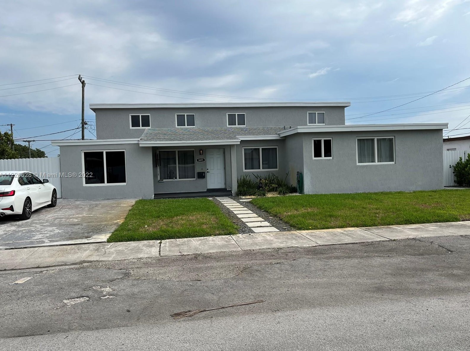 3071 186th Ter, Miami FL  33056-3012 exterior