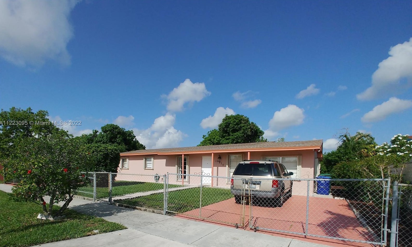 19610 51st Ave, Miami, FL 33055-1737