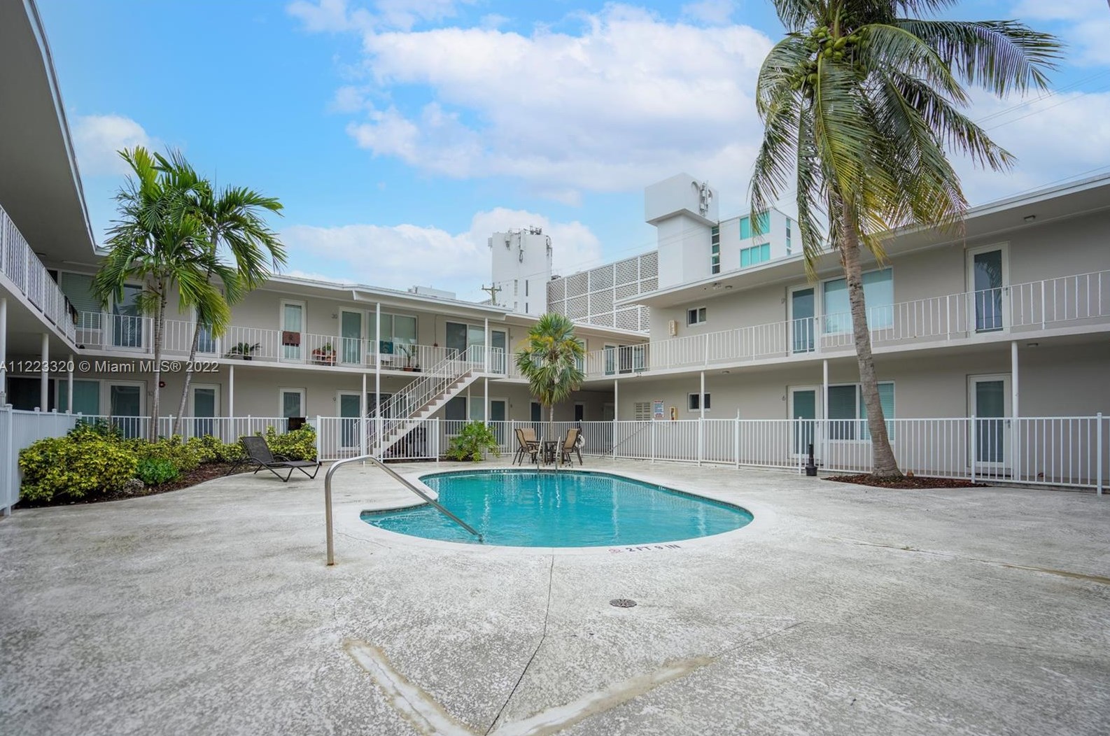 1940 Biarritz Dr Apt 23, Miami, FL 33141