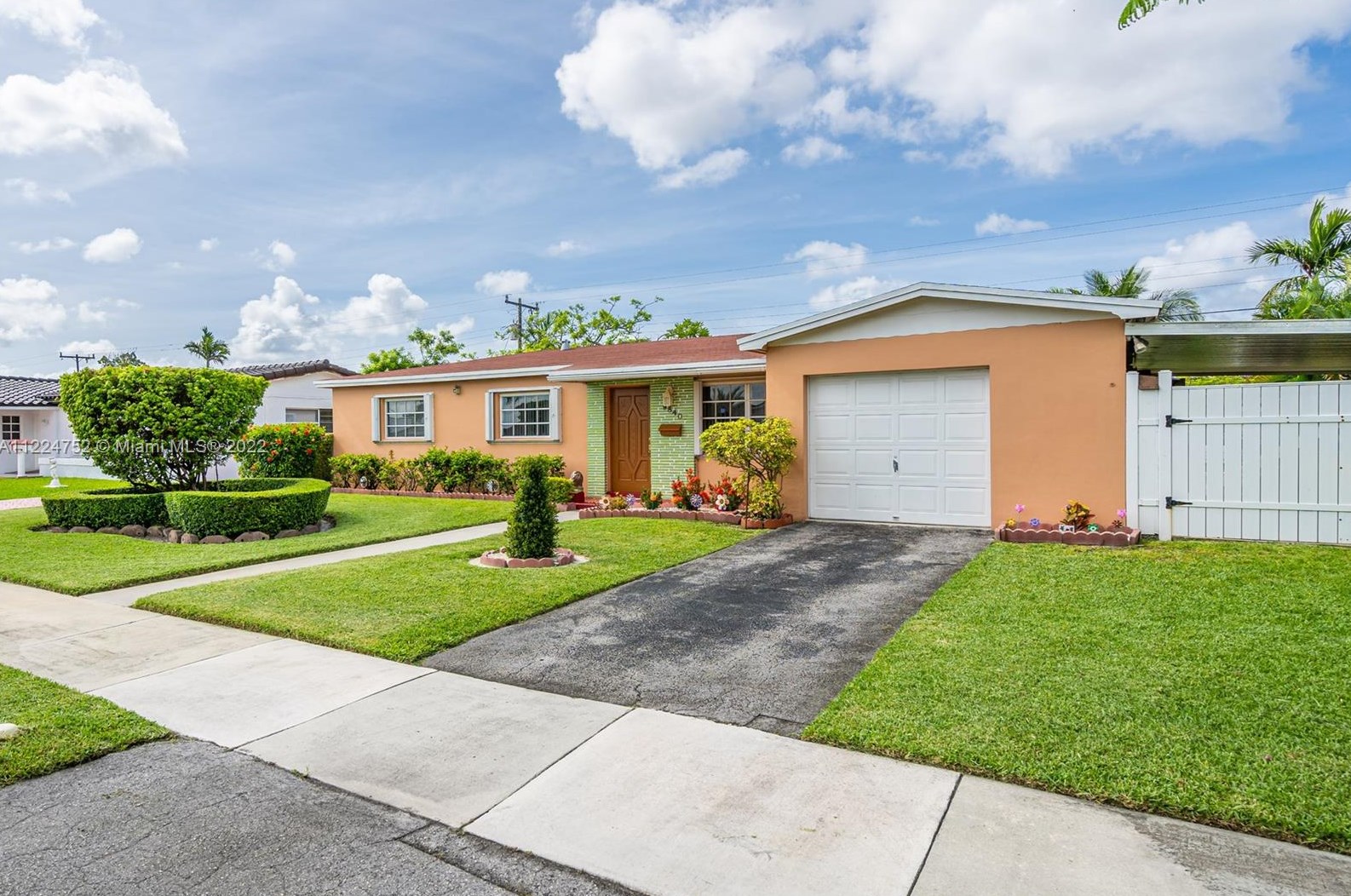 9840 12th Ter, Miami, FL 33174-2912