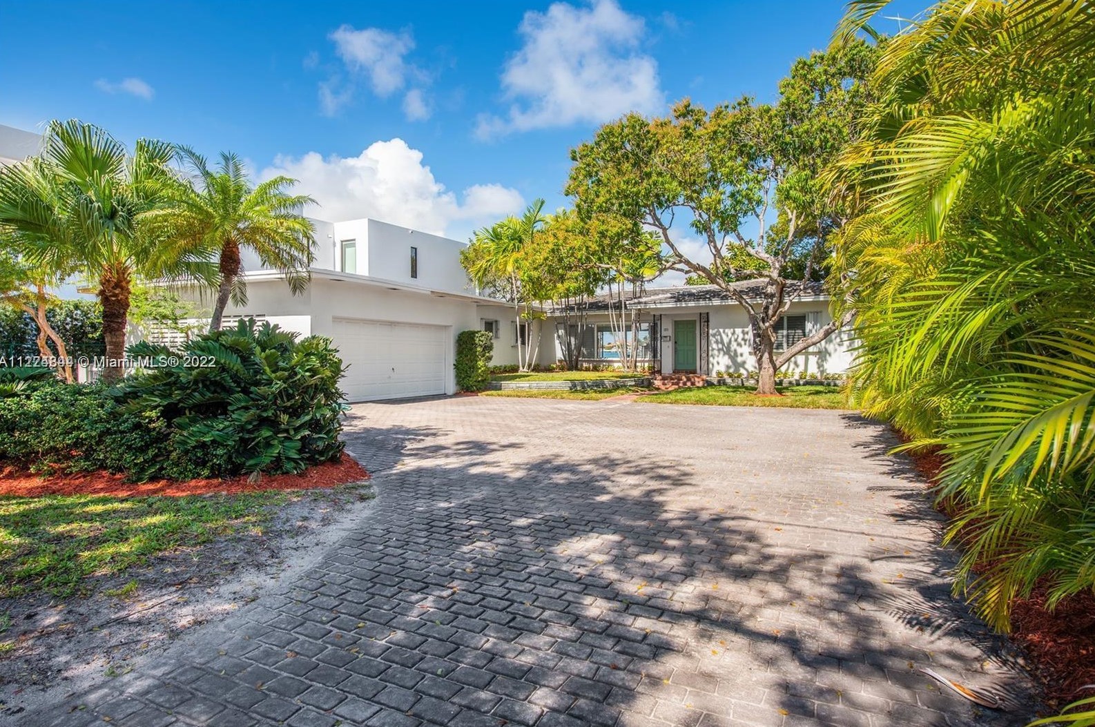 1275 Biscayne Point Rd, Miami, FL 33141-1703