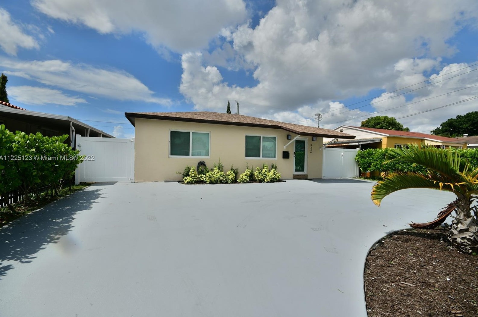 3240 14th Ter, Miami FL  33125-1806 exterior