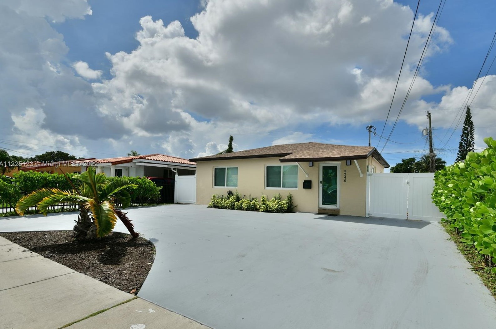 3240 14th Ter, Miami FL  33125-1806 exterior