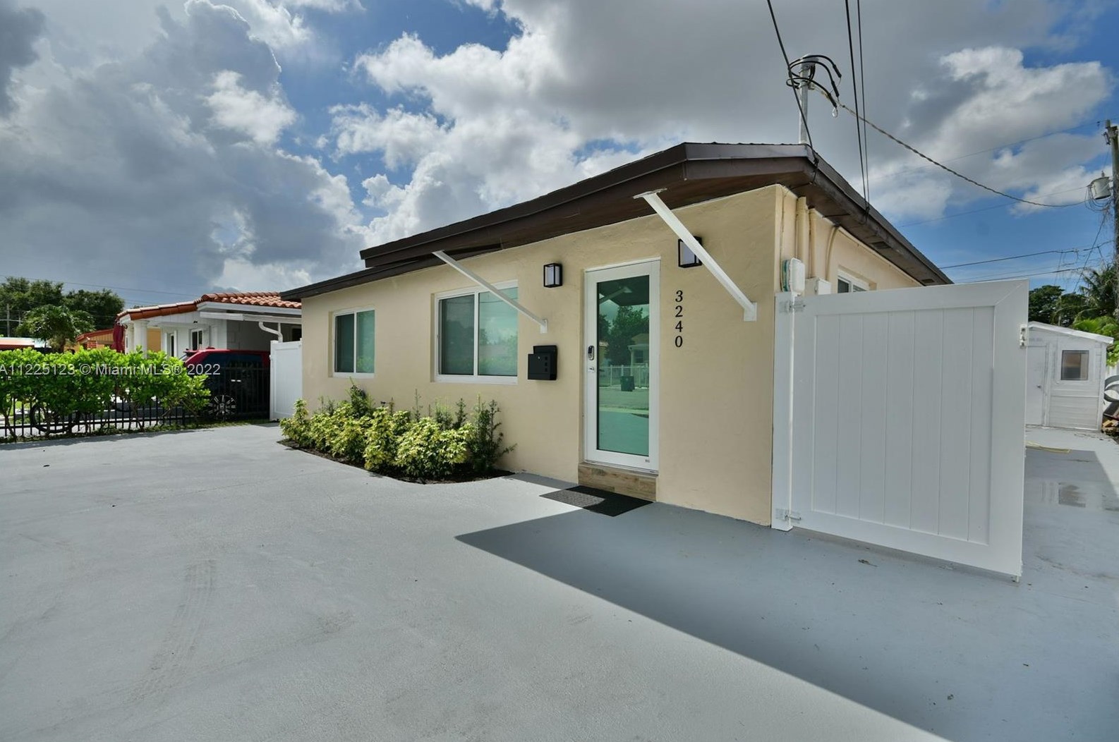 3240 14th Ter, Miami FL  33125-1806 exterior