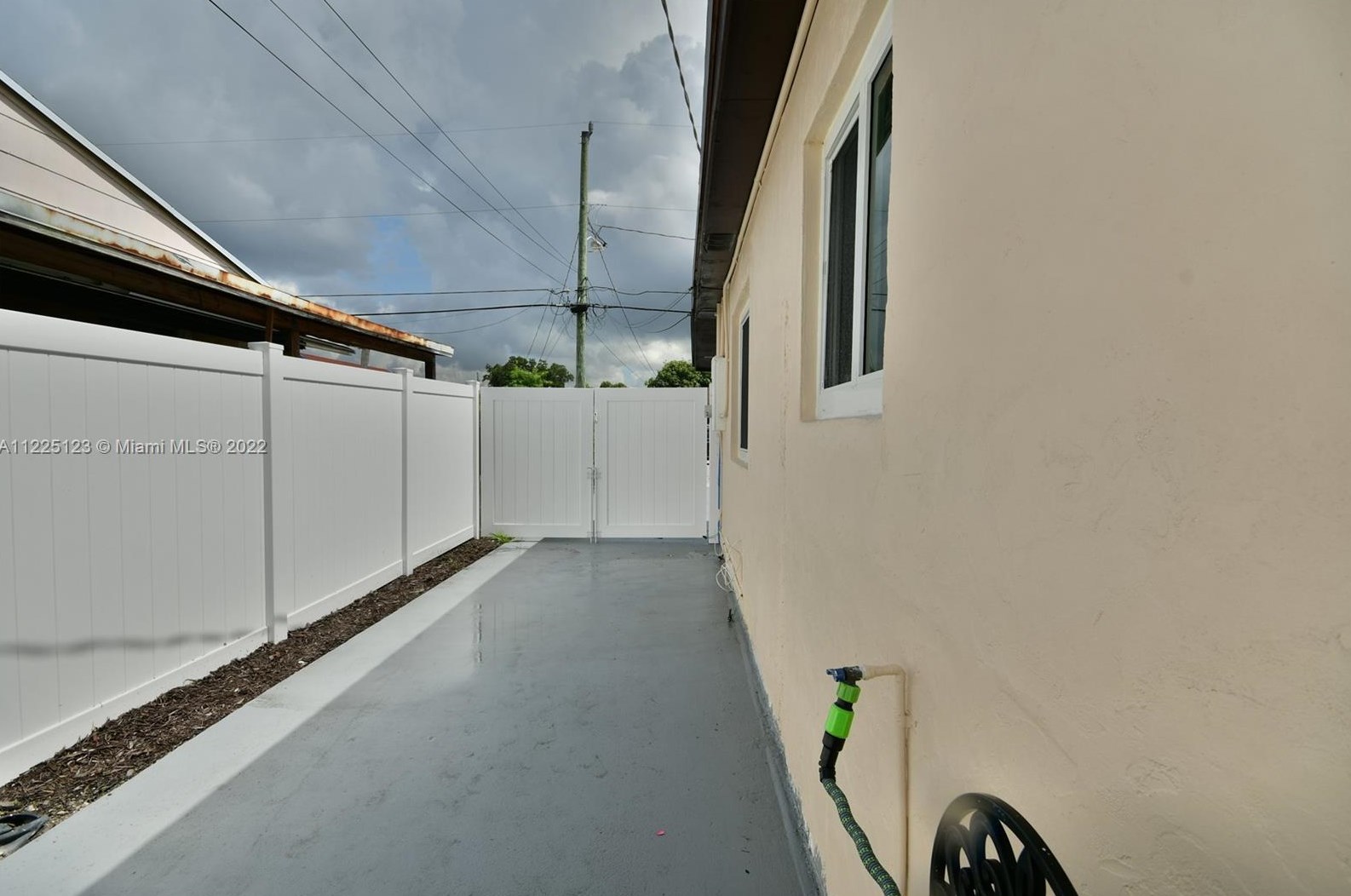 3240 14th Ter, Miami FL  33125-1806 exterior