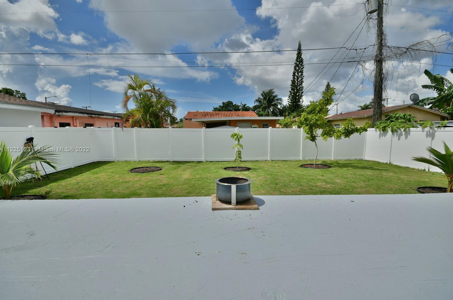 3240 14th Ter, Miami FL  33125-1806 exterior