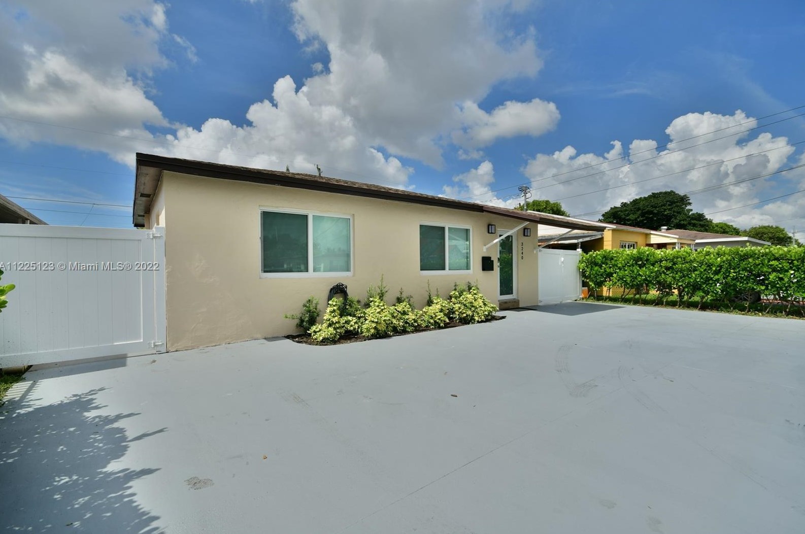 3240 14th Ter, Miami FL  33125-1806 exterior