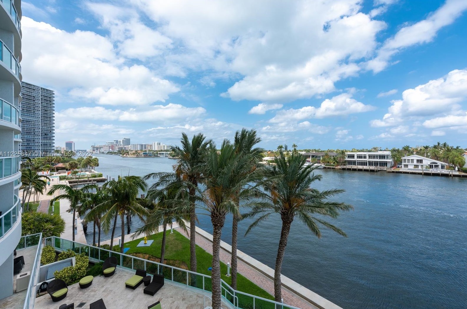 20201 E Country Club Dr Apt 405, Miami, FL 33180