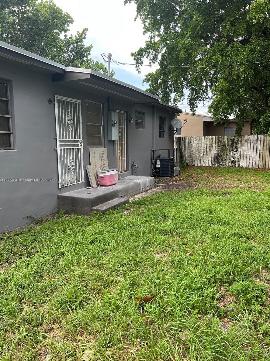 2320 141st St, Miami, FL 33054-4015