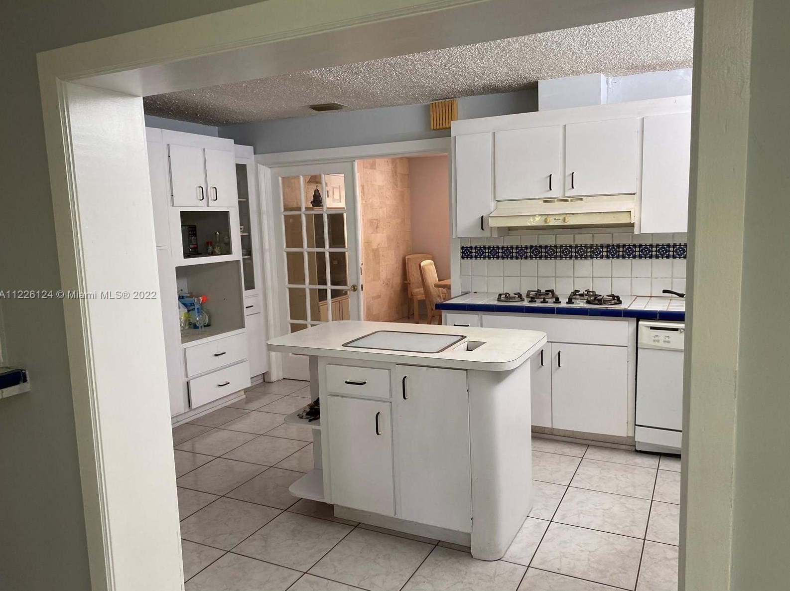 3044 92nd Ct, Miami FL  33165-3134 exterior