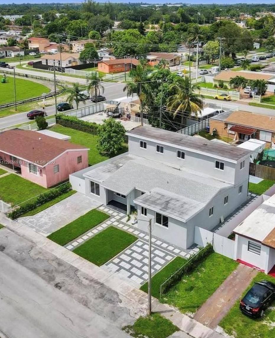 3071 186th Ter, Miami FL  33056-3012 exterior