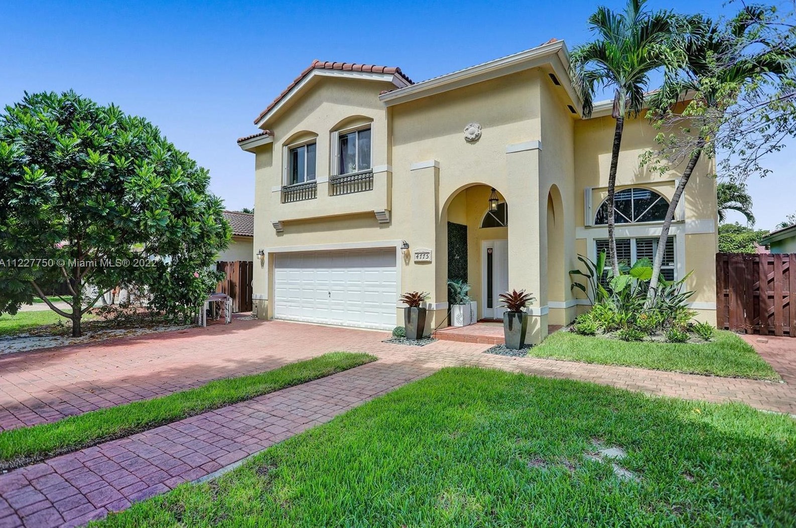4775 110th Ct, Miami, FL 33178-4290