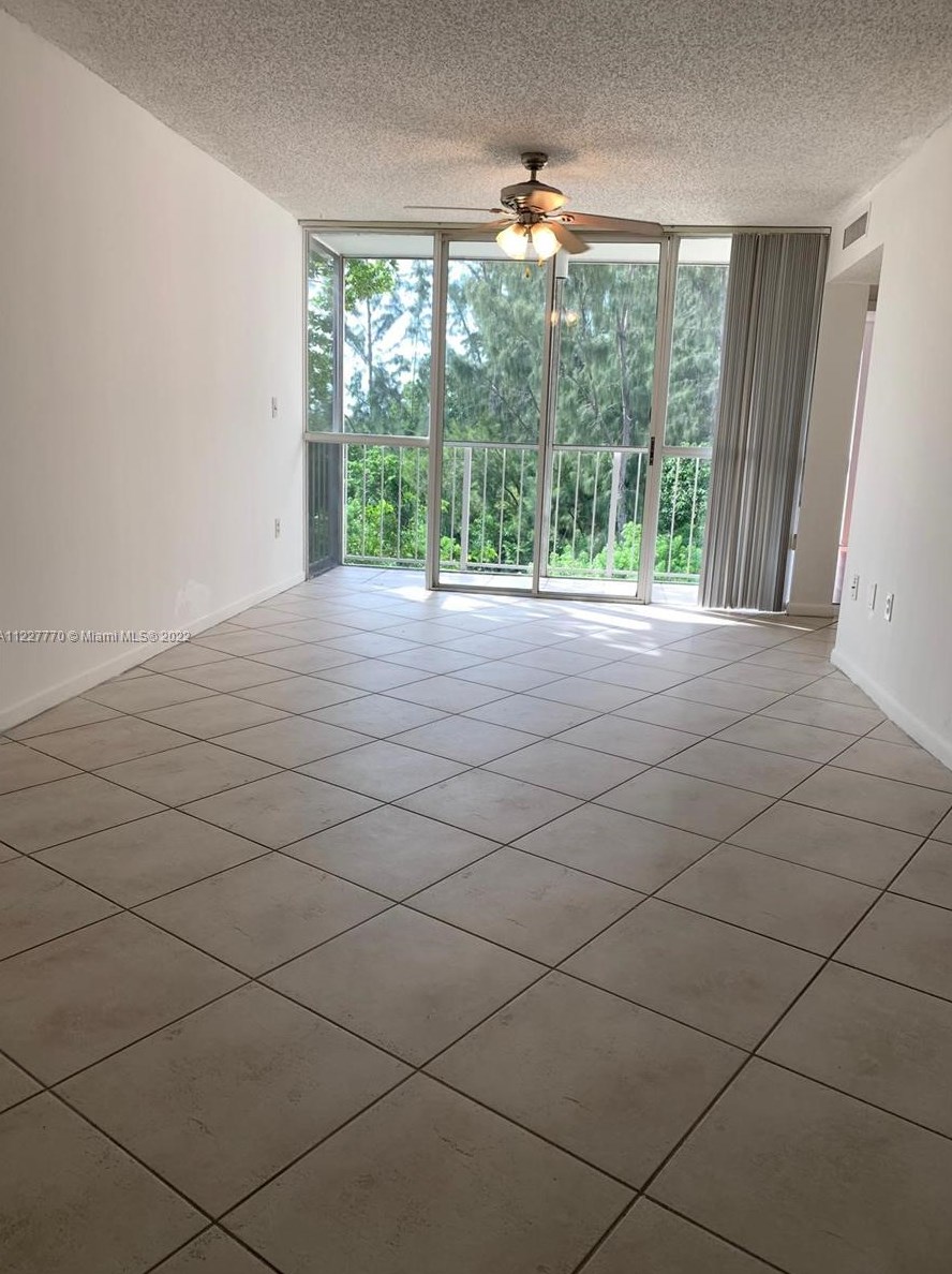 7125 Nw 186th St #b405, Hialeah, FL 33015