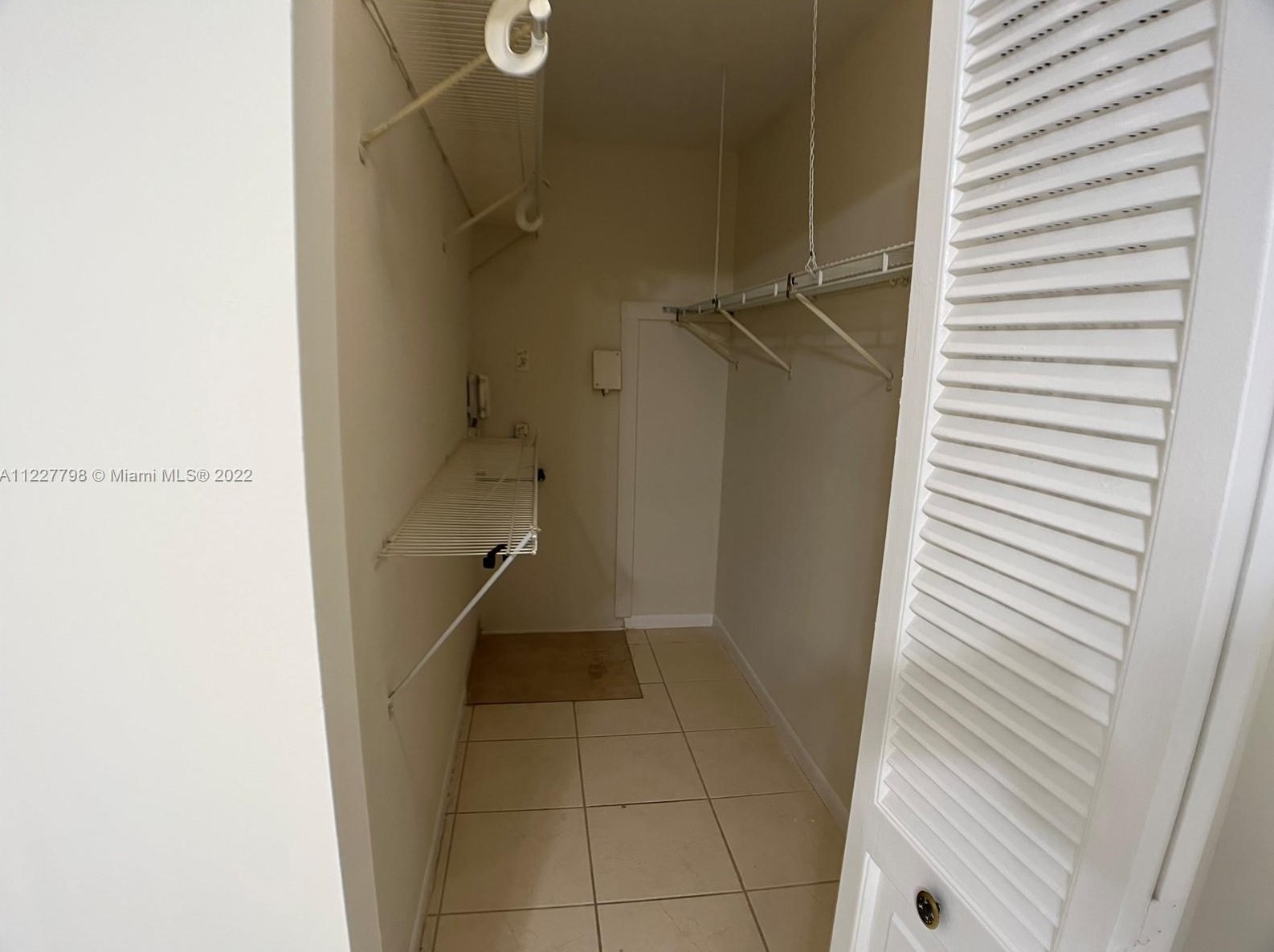 13500 1st St, Hollywood FL  33027-1618 exterior