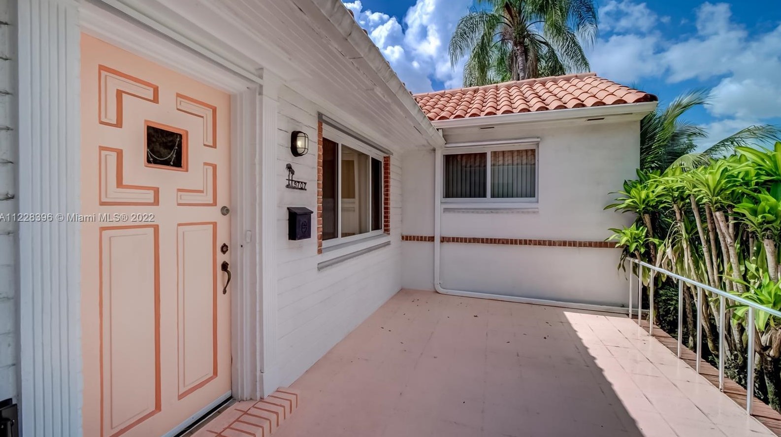 9707 1st Ave, Miami, FL 33138-2305