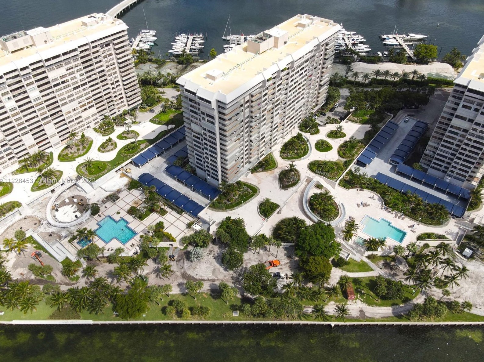 3 Grove Isle Dr, Miami FL 33133-4115 exterior