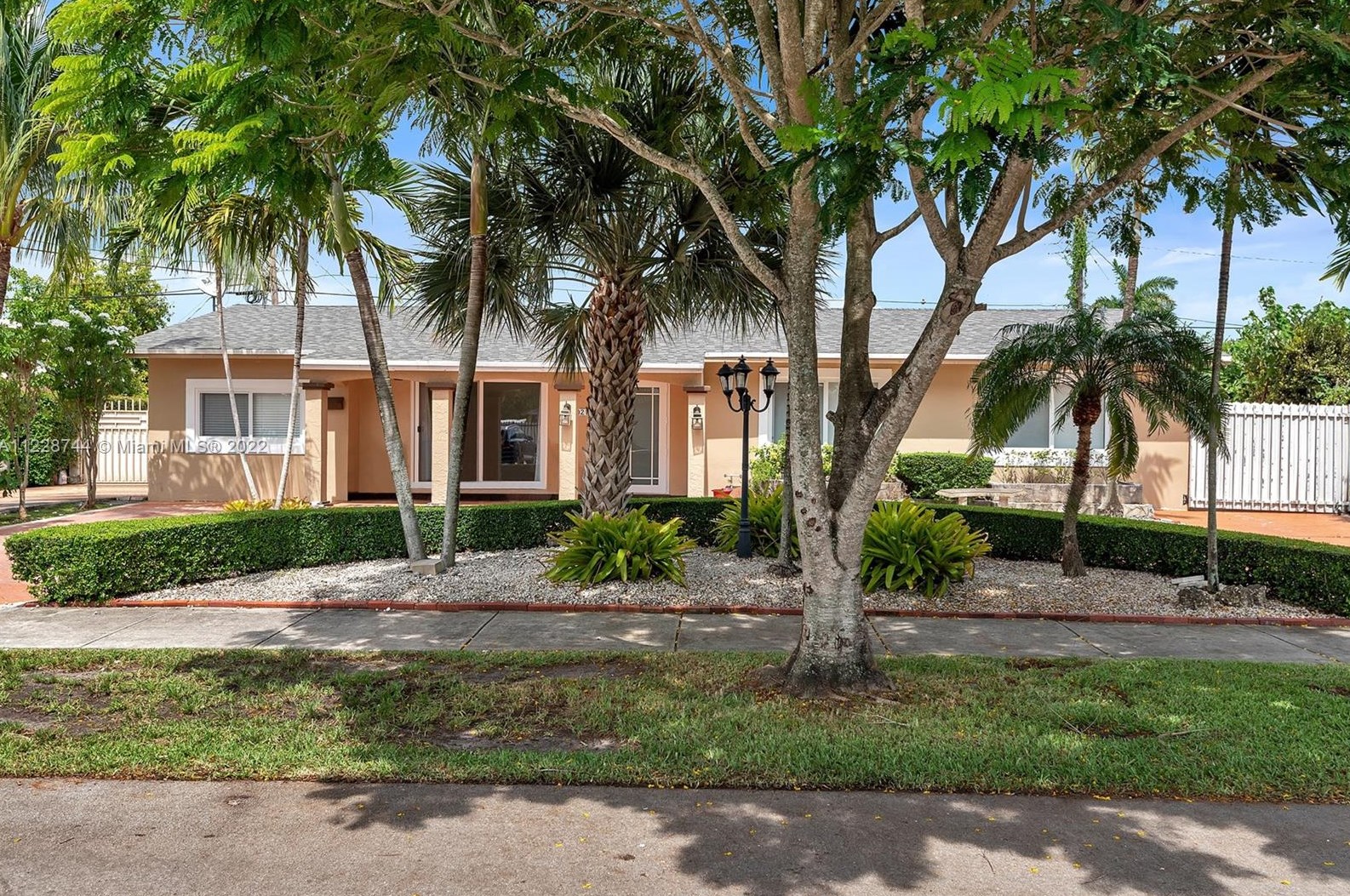 4021 122nd Ct, Miami, FL 33175-3075