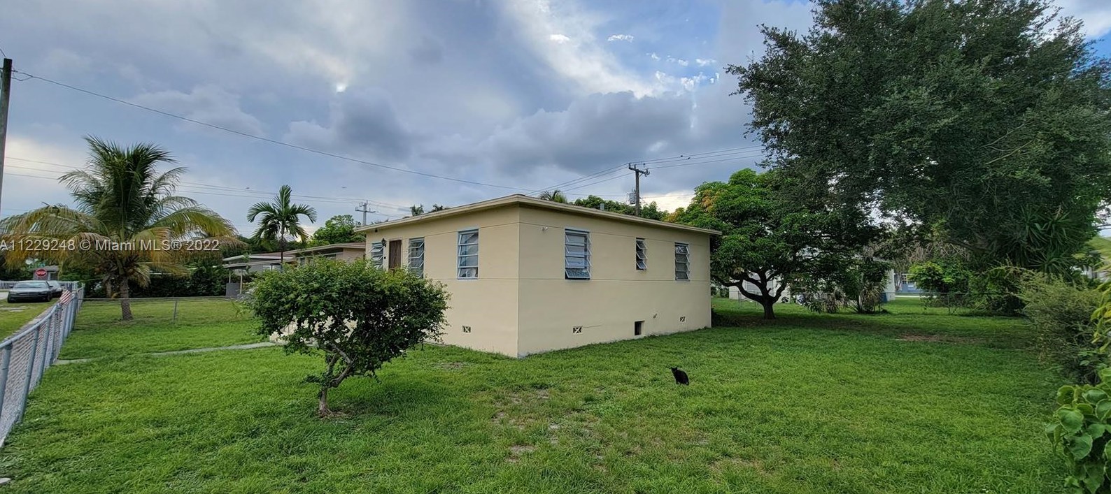 1053 160th Ter, Miami, FL 33162-5409