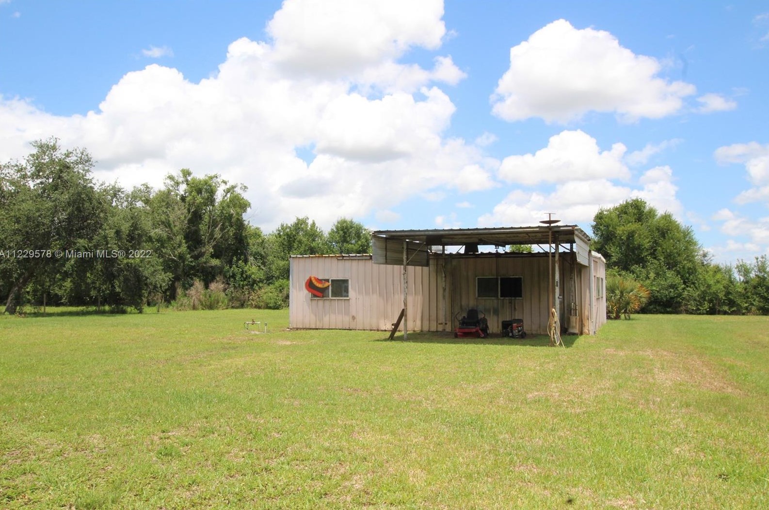 2472 63rd Ave, Okeechobee FL  34974-1235 exterior