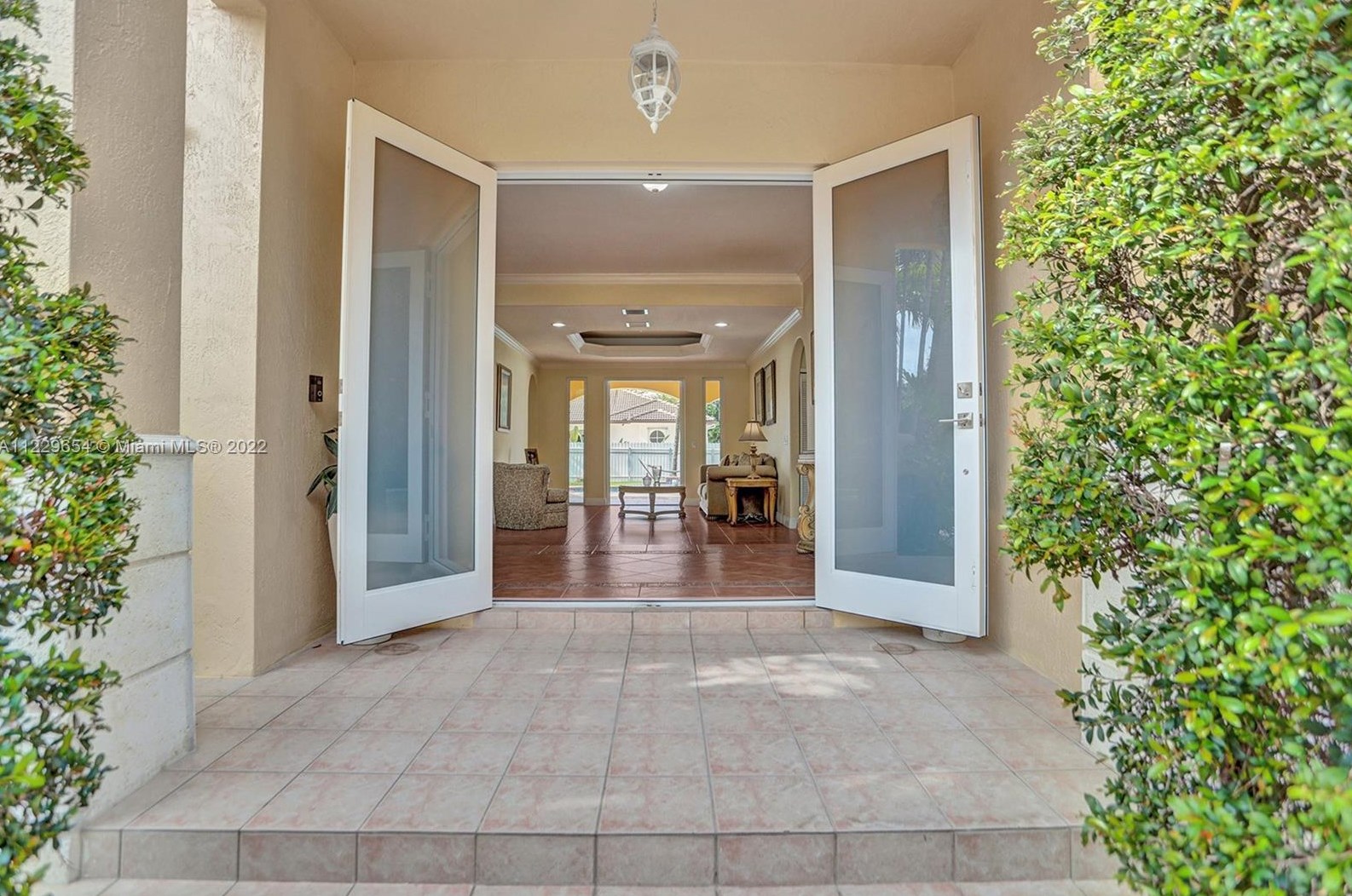 9122 Nw 177th Terrace, Hialeah, FL 33018